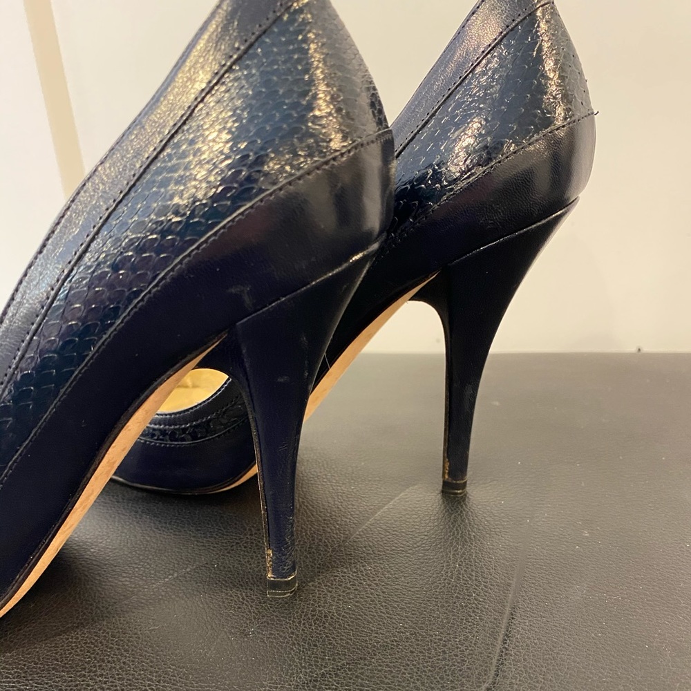 Jimmy Choo Textured Leather Dark Blue Heels - Picture 10 of 15